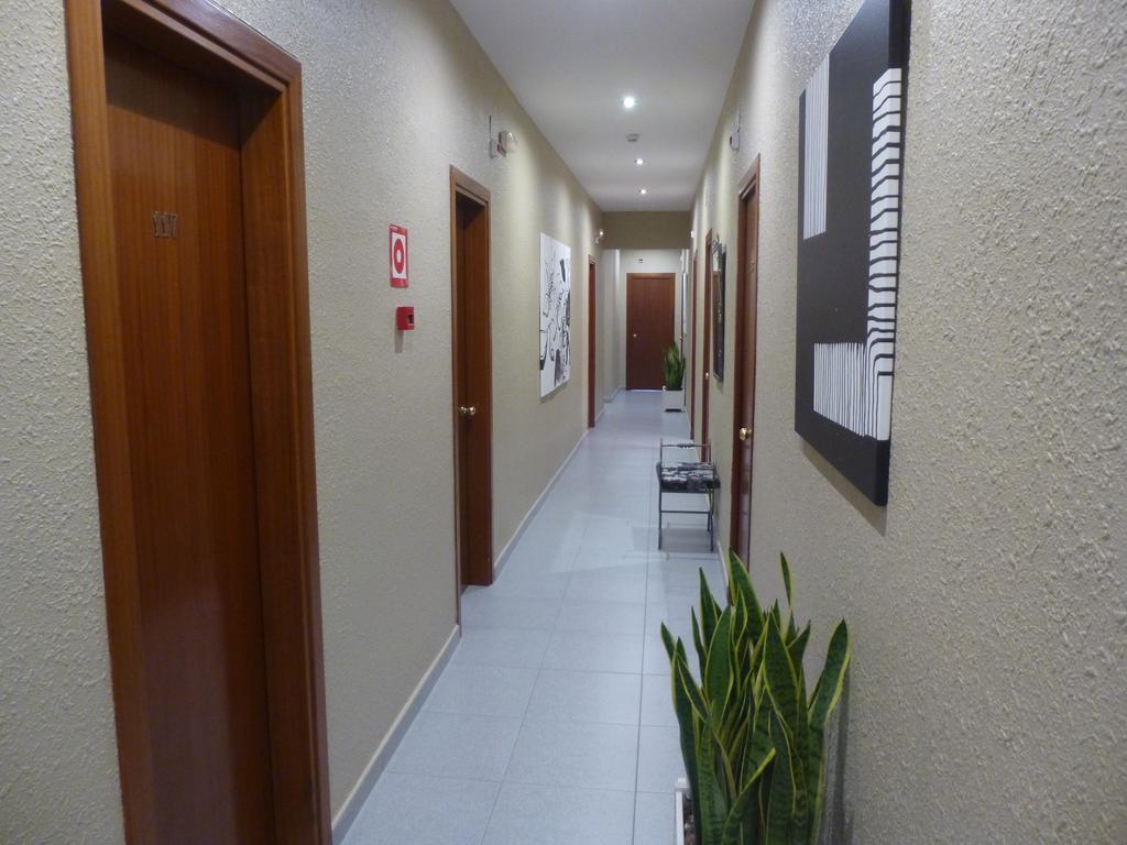 Pension Iznajar Barcelona Exterior photo