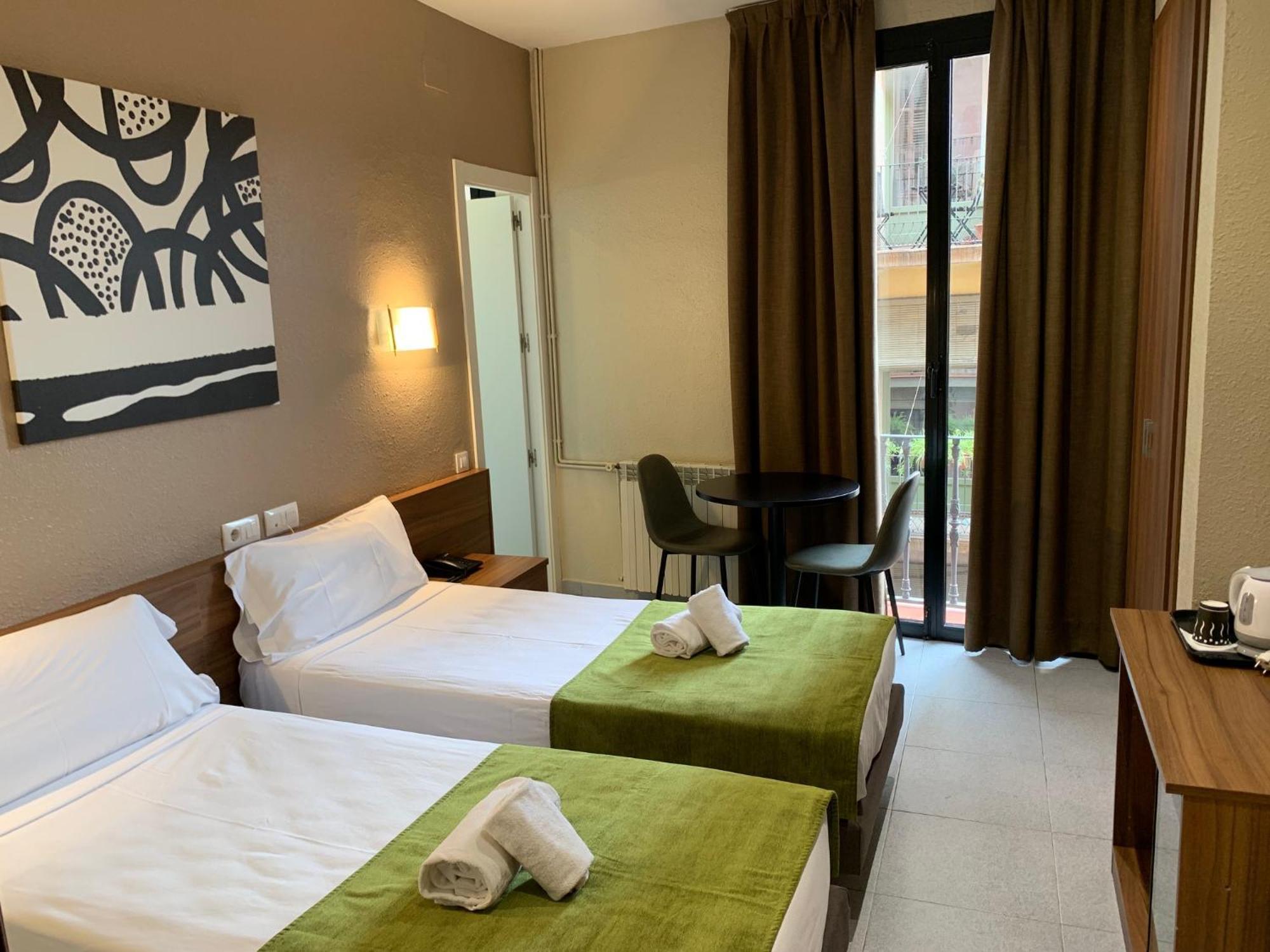 Pension Iznajar Barcelona Exterior photo